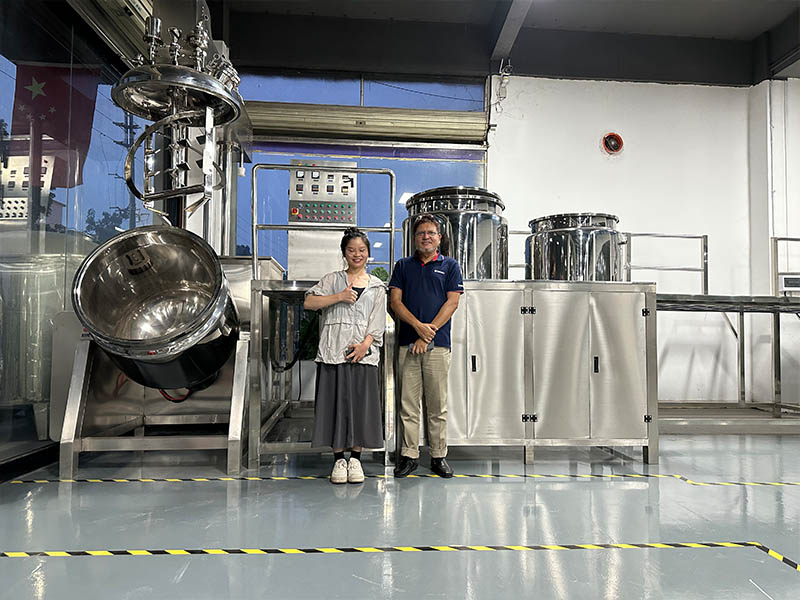 International customers visiting emulsification pots