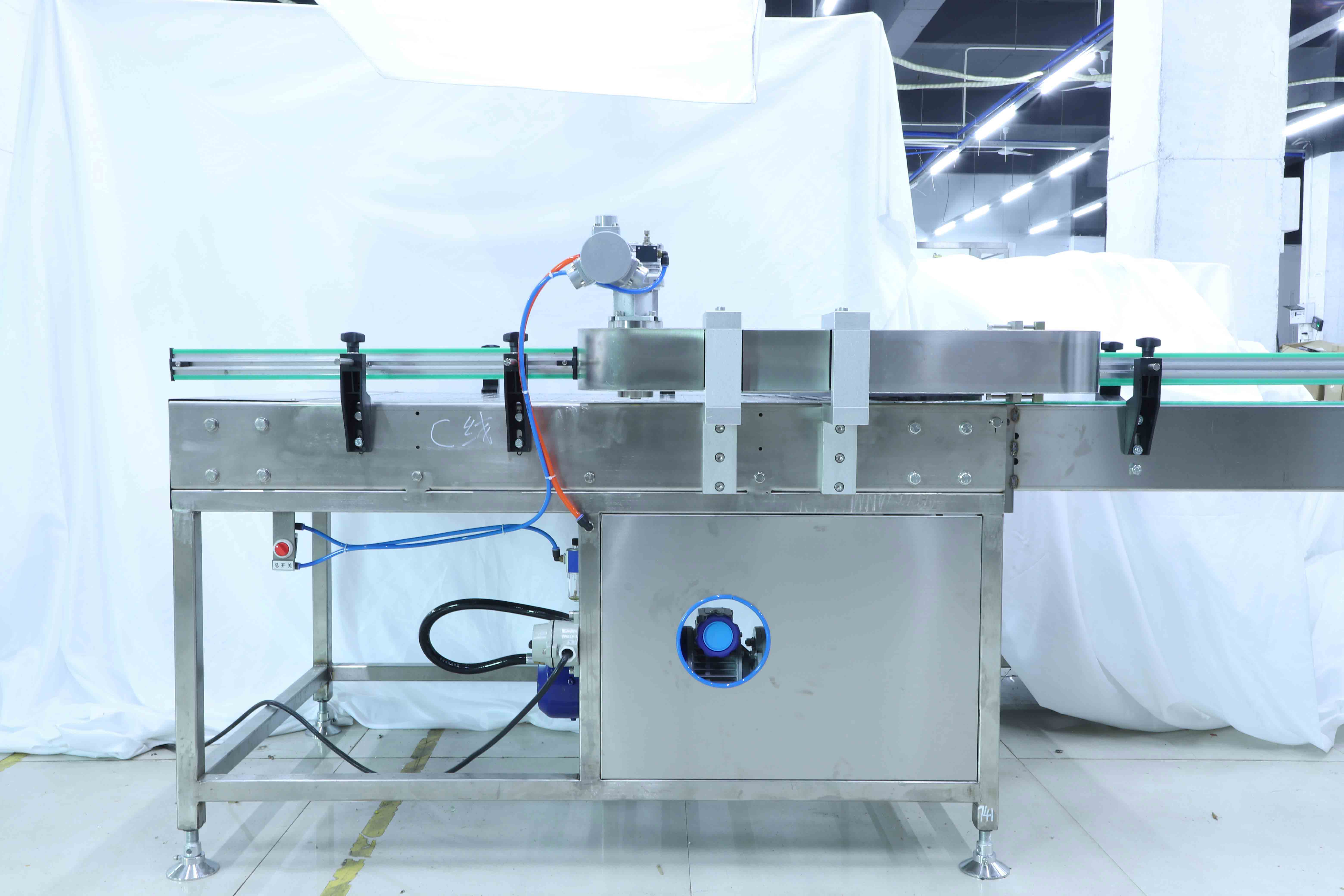 Can feeding machine