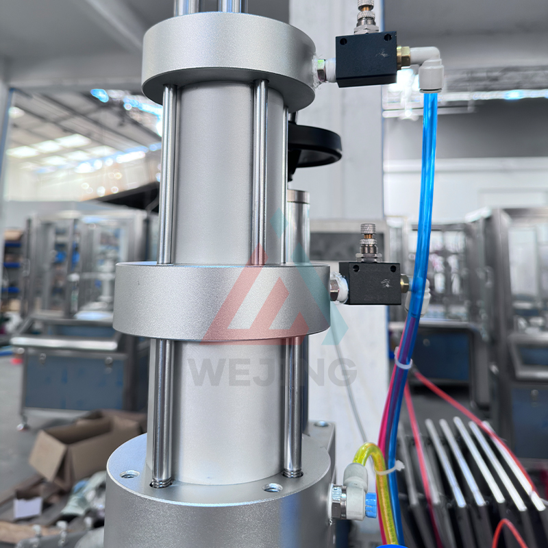 Pneumatic Control Semi Automatic BOV Aerosol Gas Filling & Sealing Machine